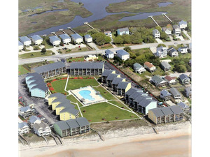 Island Real Estate-Surf Condo 112-image-1"7193//