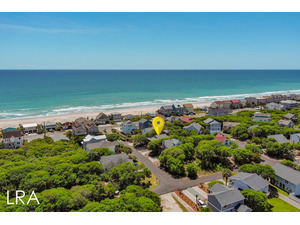 2 Elizabeth St (Miss Jo-Anns [Aerials Int Refresh - Living Room]) - watermarked-7