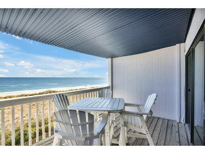 OCEANFRONT DECK