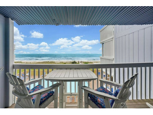 OCEANFRONT DECK WITH SEATING 