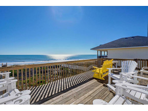 Upper Level Oceanfront Deck