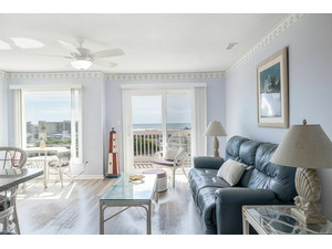 Welcome to Pebble Beach C303!