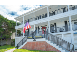 Southern%20Charm%20|%20Photo%201