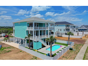 Deja%20Blu%20|%20Photo%201