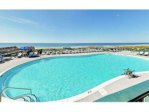 Islander Villas Pool - Oceanfront